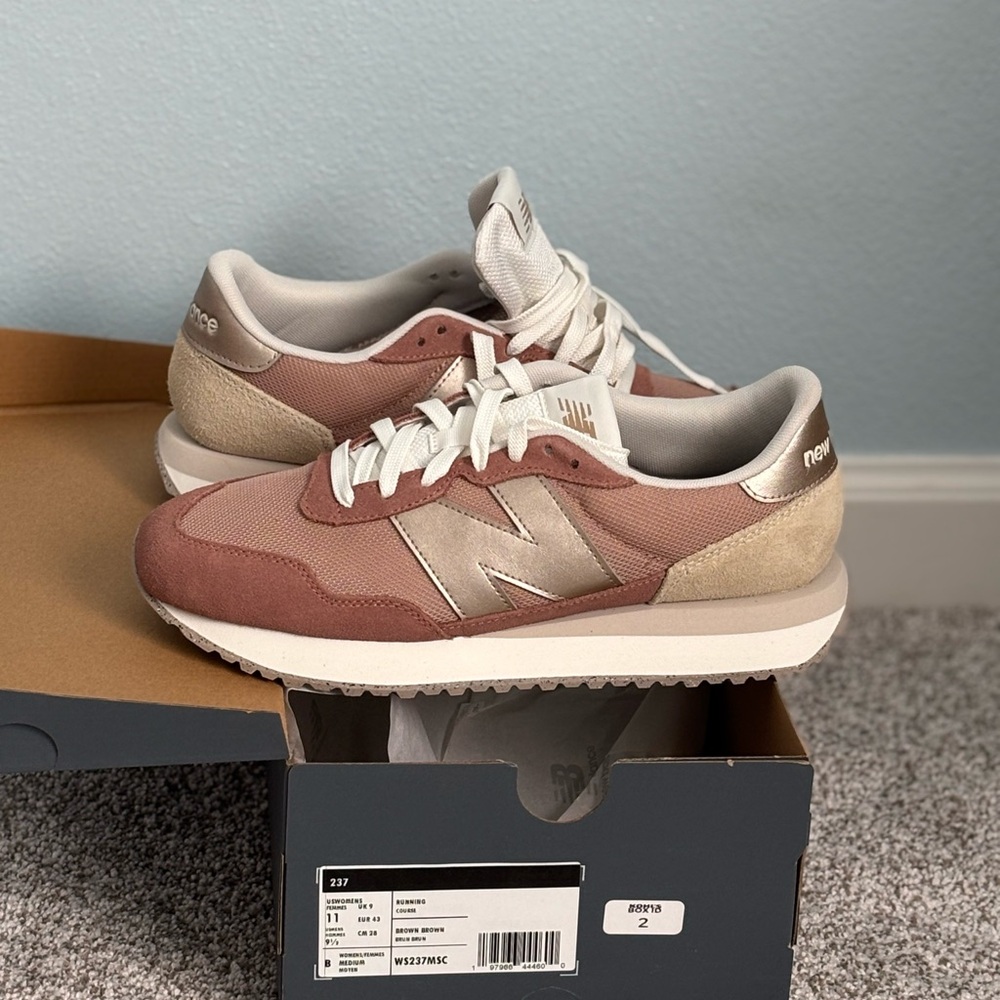 New Balance 237 Classics Rose and Cream Sneakers
